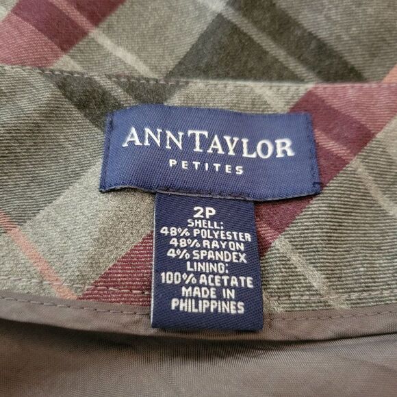 Ann Taylor Plaid Skirt (Size 2P) - Picture 3 of 3